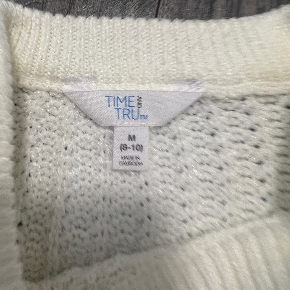 🌱🦢4 FOR $15!🦢🌱 Women's Classic White Sweater - Picture 3 of 3